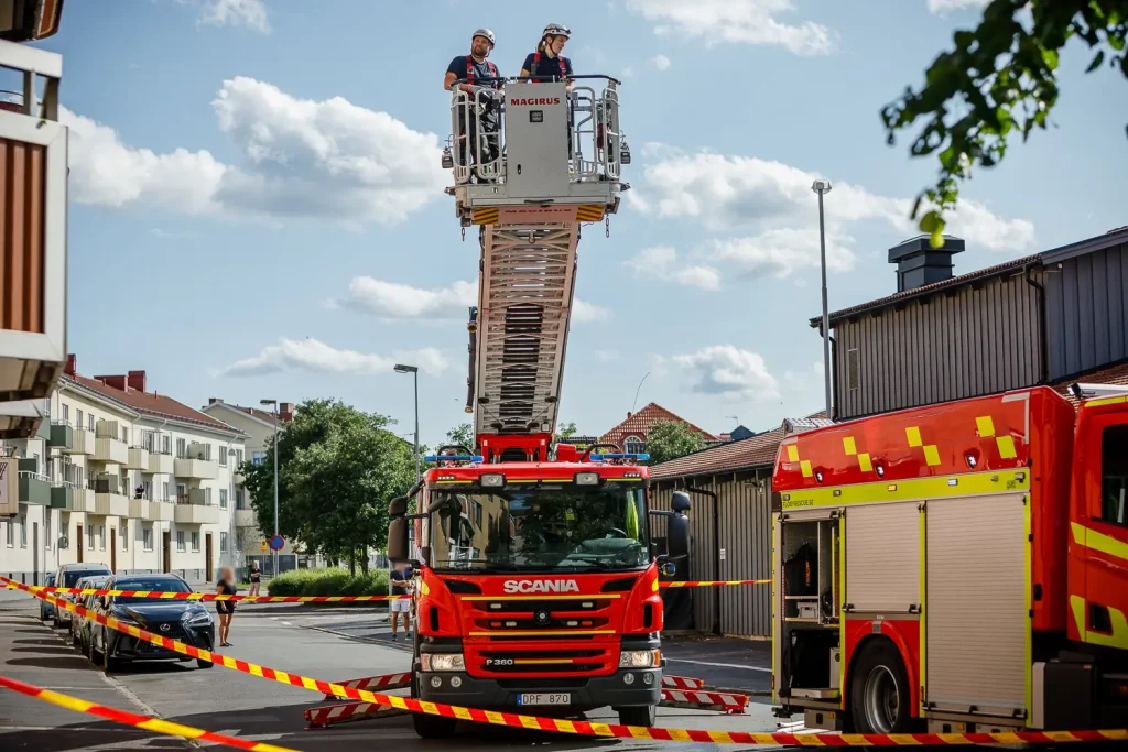 Brand i flerfamiljshus på Torpagatan