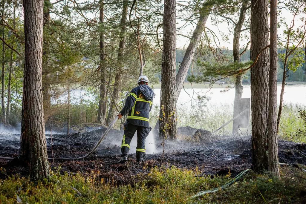 Terrängbrand vid sjön Fängen