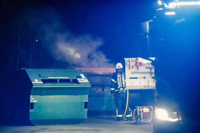 Containerbrand vid Samset