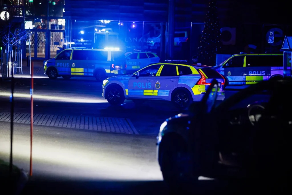 Larm om vapenliknande föremål - visade sig vara fyrverkerier