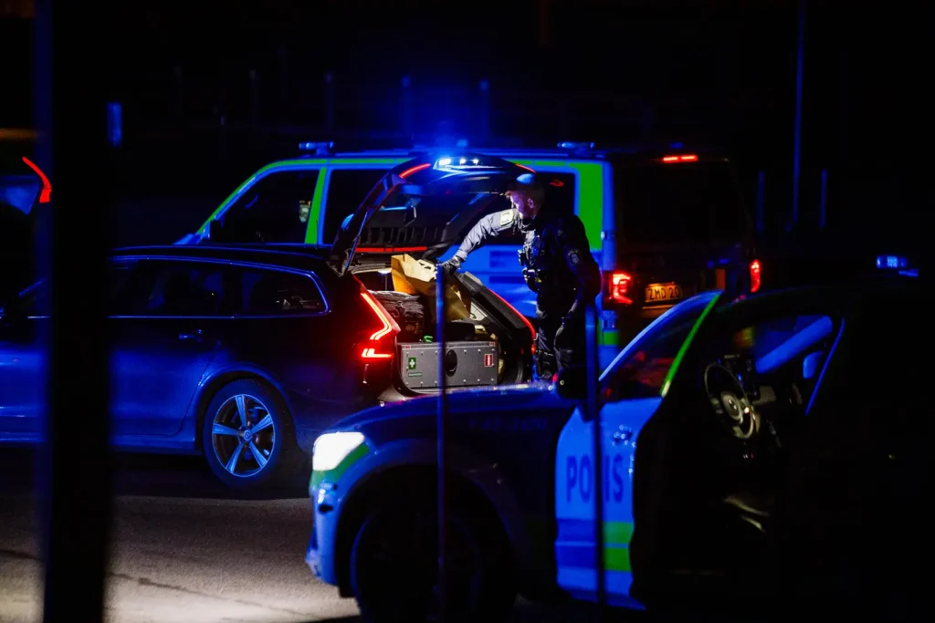 Larm om vapenliknande föremål - visade sig vara fyrverkerier