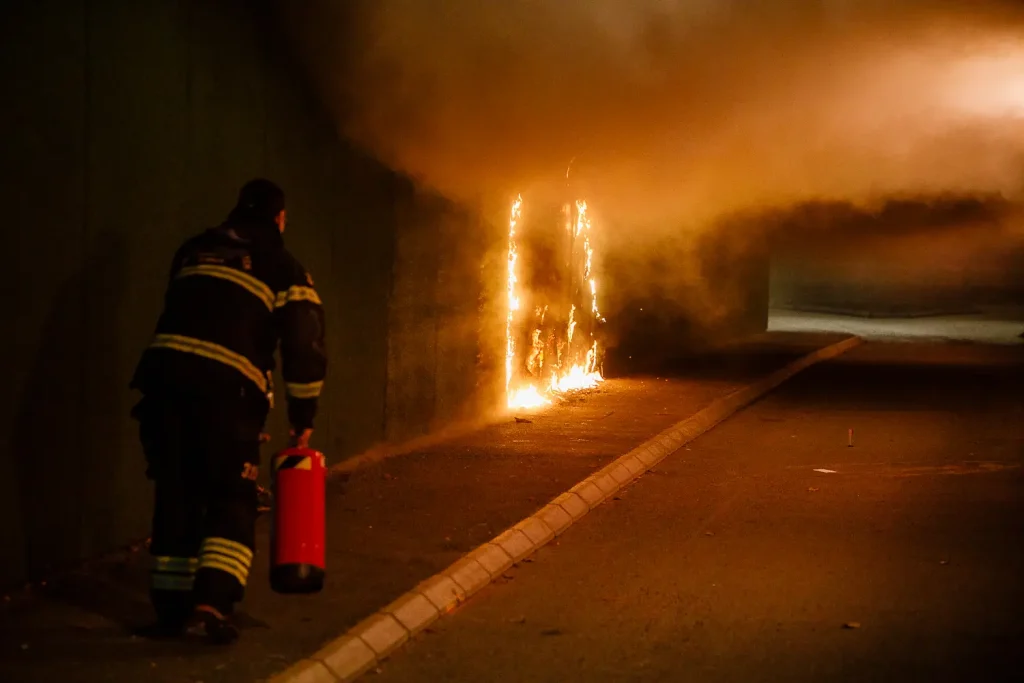 Brand i gångtunnel vid Junegatan