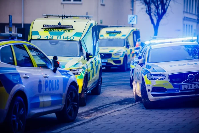 Bråk i bostad - flera personer skadade