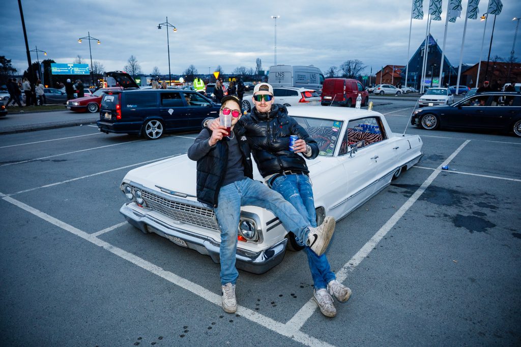 Motorträff på A6-parkeringen i Jönköping under långfredagen
