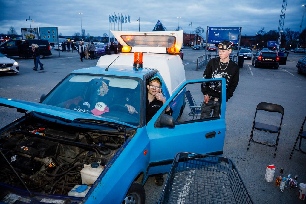 Motorträff på A6-parkeringen i Jönköping under långfredagen