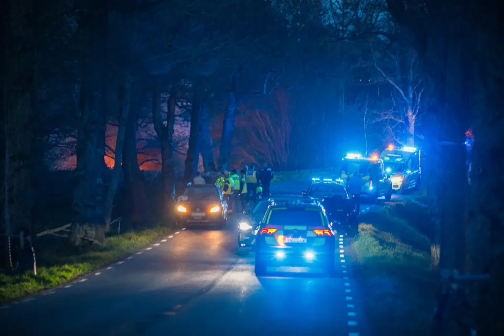 Trafikolycka vid Järstorp - bil i brand