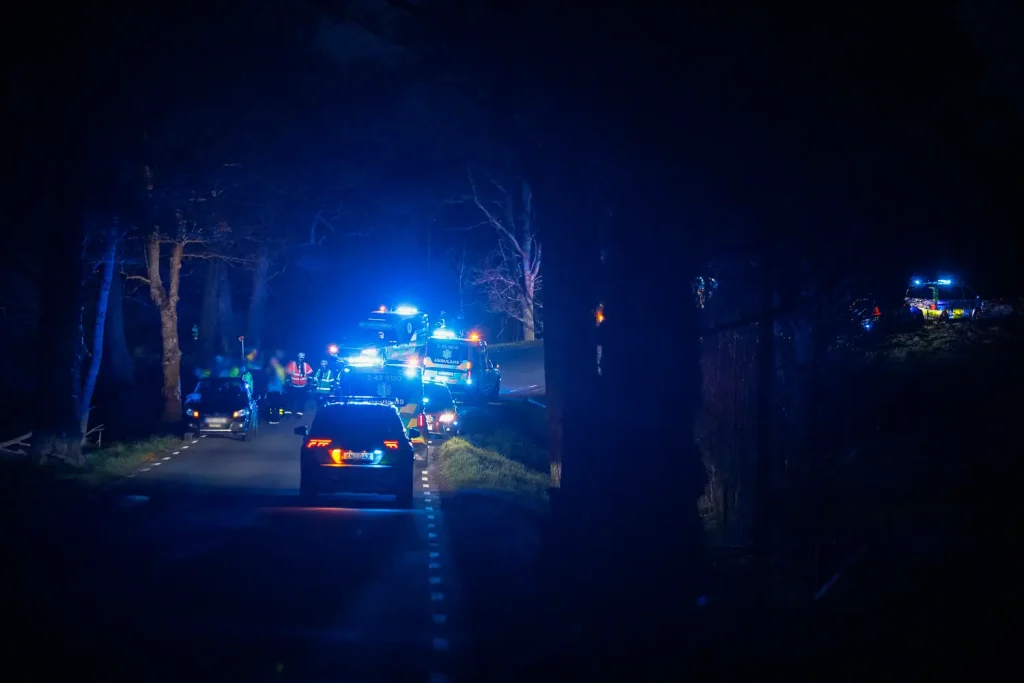 Trafikolycka vid Järstorp - bil i brand