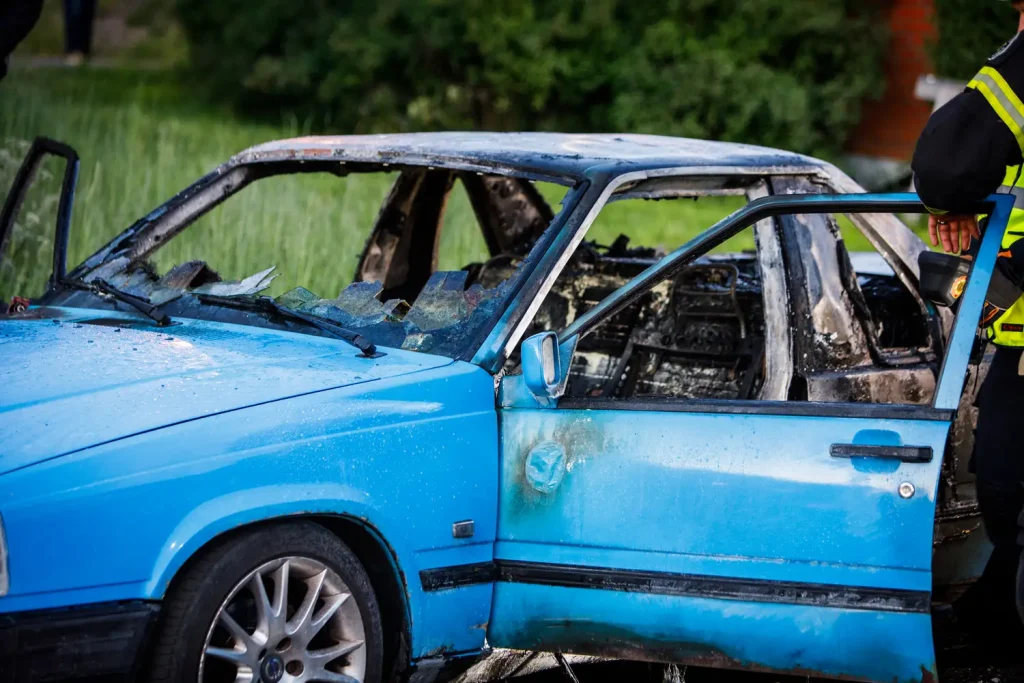 A-traktor totalförstörd i brand