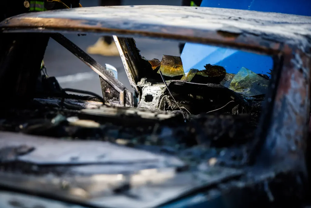 A-traktor totalförstörd i brand