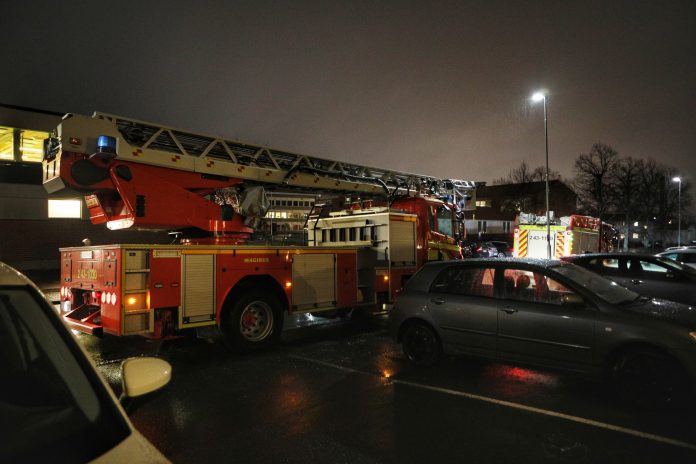 Larm om röklukt i idrottshall