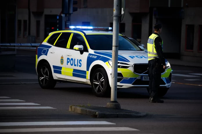 Motorcyklist död efter krock med buss