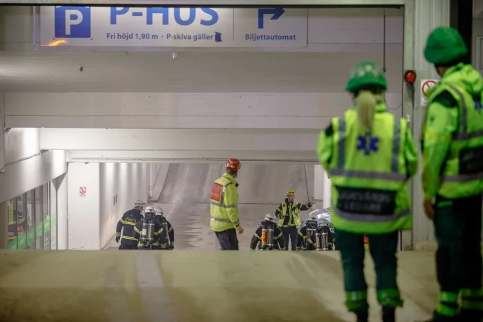 Larm om rök i parkeringshus i Huskvarna