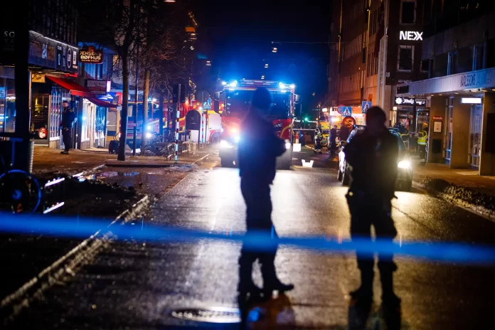 Avspärrning vid brand i ett lägenhetshus i centrala Jönköping.