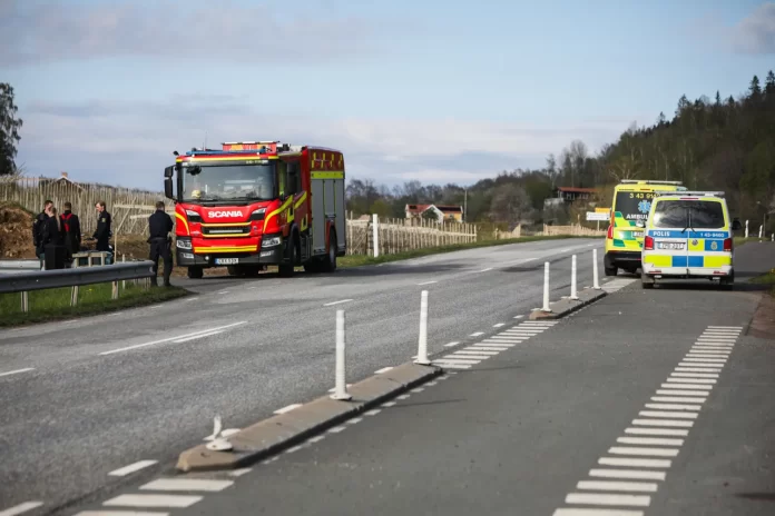 Larm om singelolycka på länsväg 993