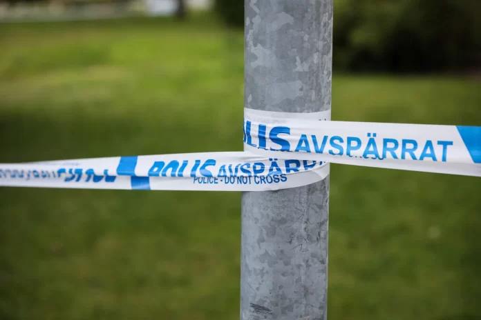 Avspärrning vid skottlossning i Hok