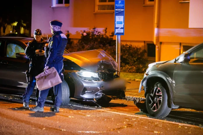 Kraschade in i personbil på Starrgatan