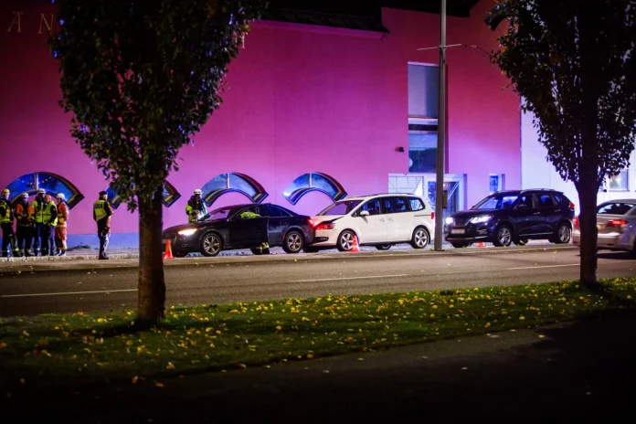 Två personbilar i krock på Odengatan