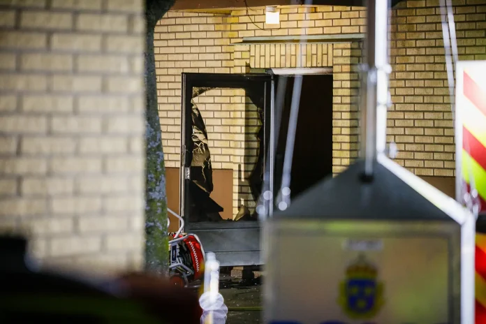 Explosion i trapphus på Liljeholmen
