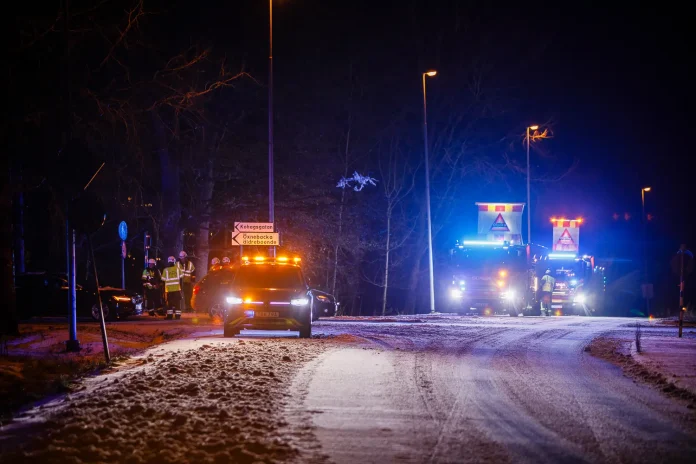 Larm om trafikolycka på Öxnehagaleden