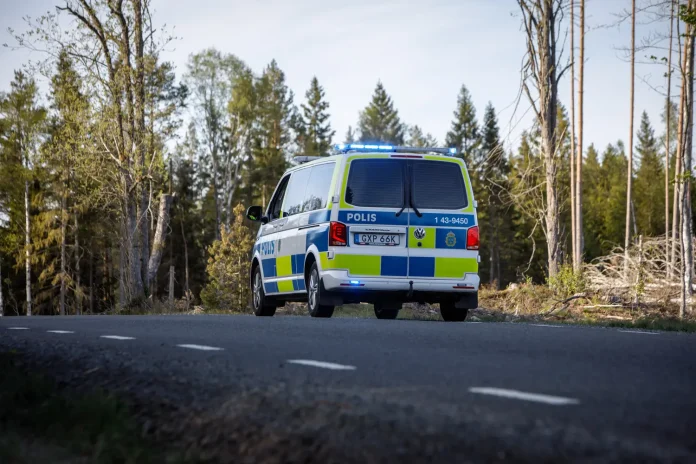 Polis på plats vid motorcykelolycka vid länsgränsen norr om Habo