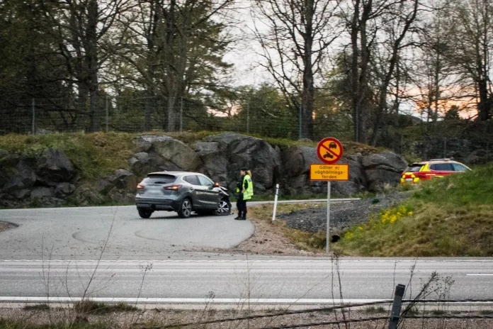 Biljakt slutade i krasch på E4