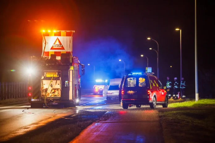 Bilbrand på väg 993 mellan Gisebo och Kaxholmen