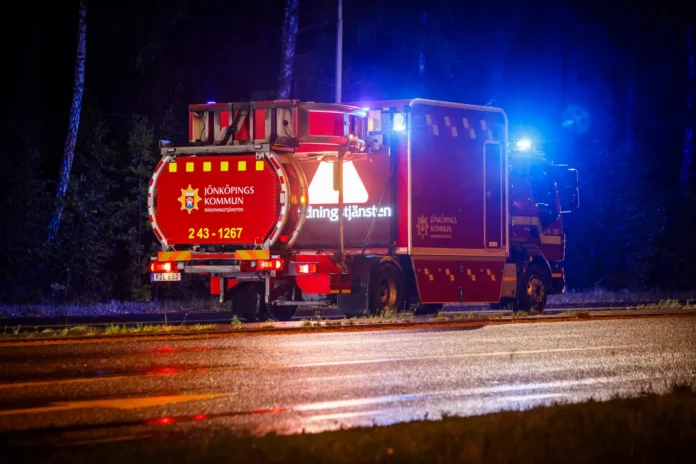 Räddningstjänstens TMA-bil på Barnarpsvägen på Råslätt